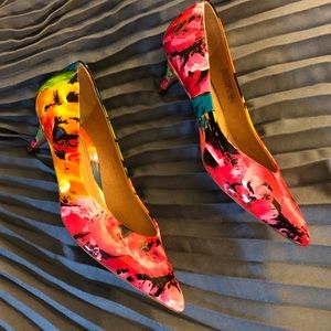 9.5 Pink Vionic patent leather pumps, arch support